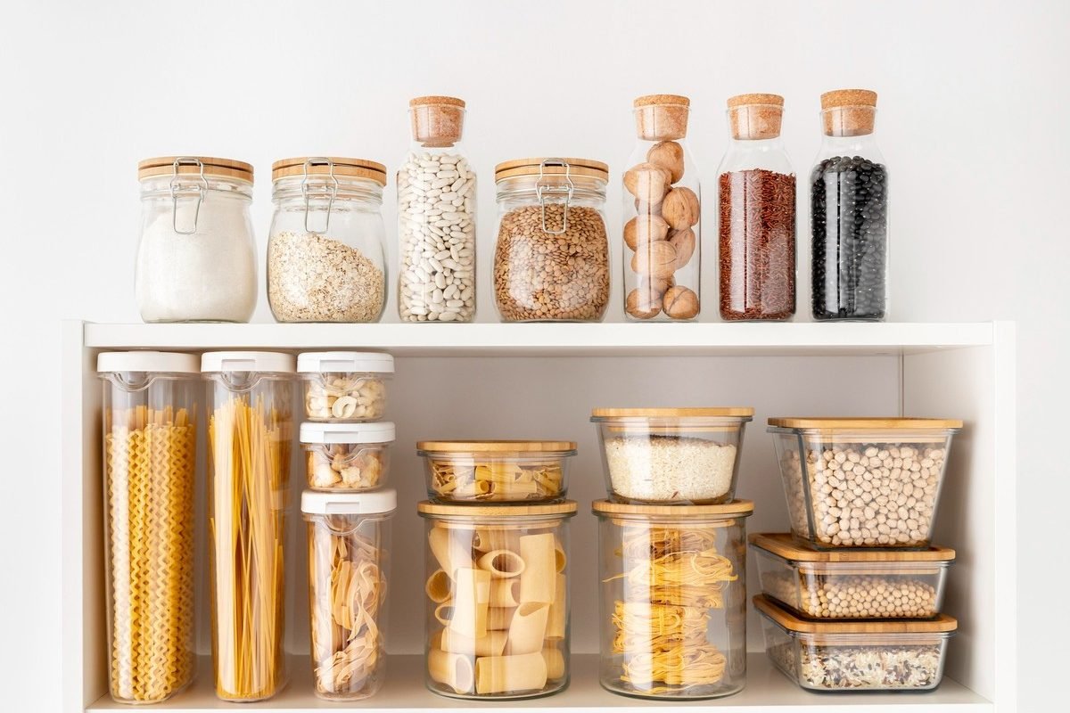Potes para mantimentos ajudam a preservar os alimentos e deixam a despensa mais bonita e organiza...