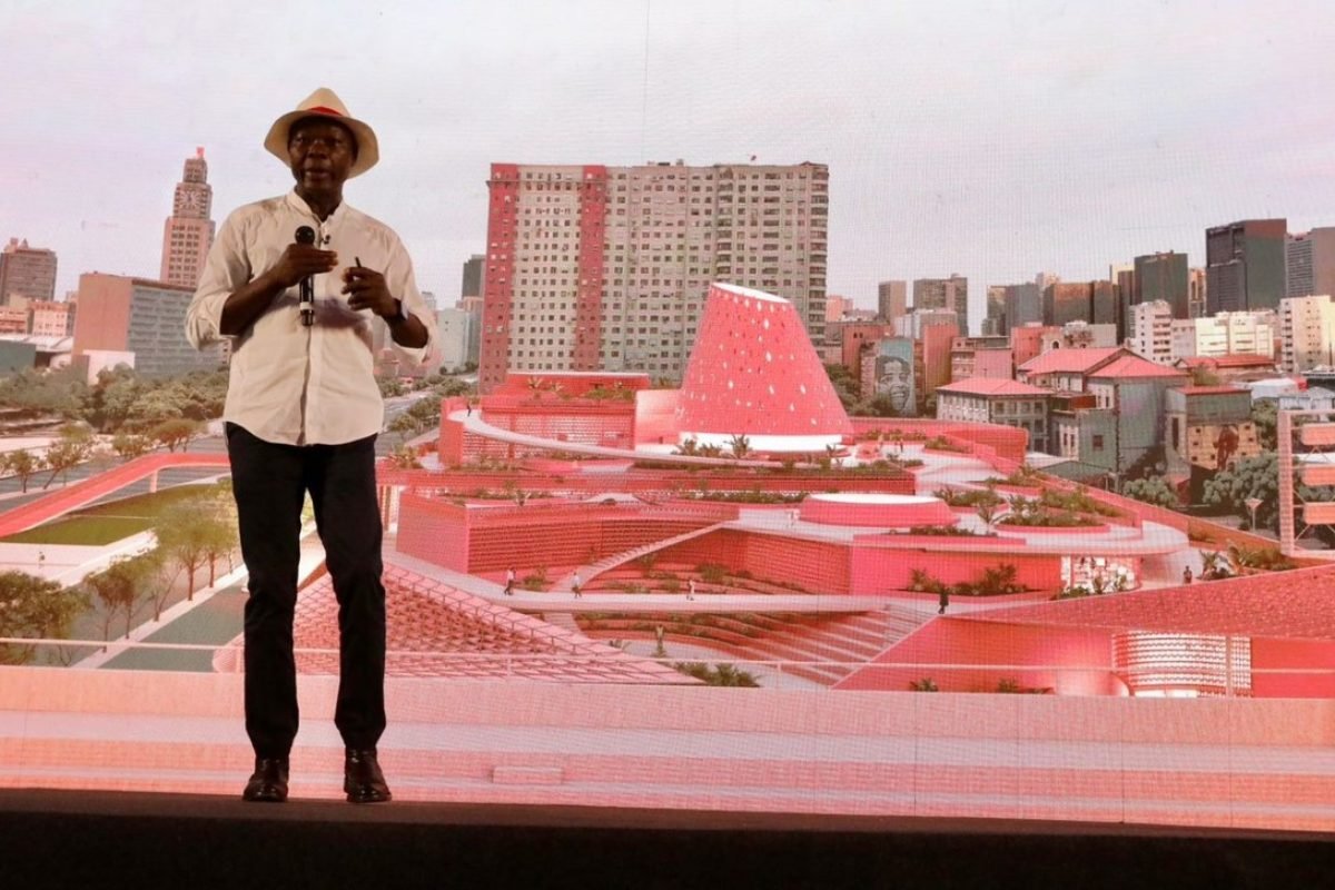 O arquiteto Francis Kéré durante evento no dia 20 de novembro, quando foi anunciado o projeto d...